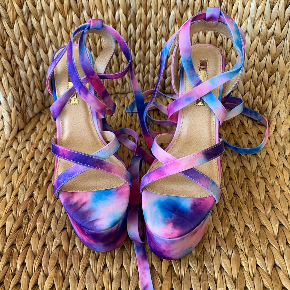 New Tie Dye Ankle Wrap Platform Sandals - Picture 4 of 4